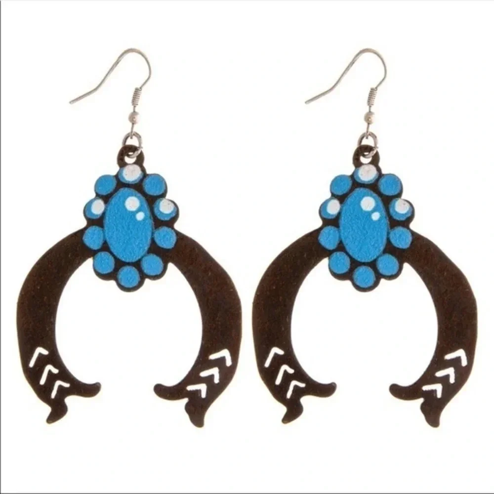 Boutique NWT Western boho inspired bold Earrings
